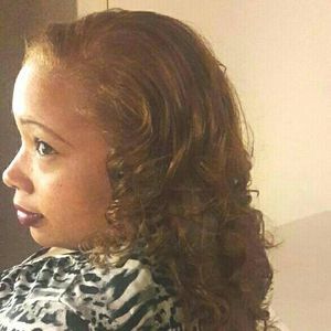 Meet your Posher, Crystal