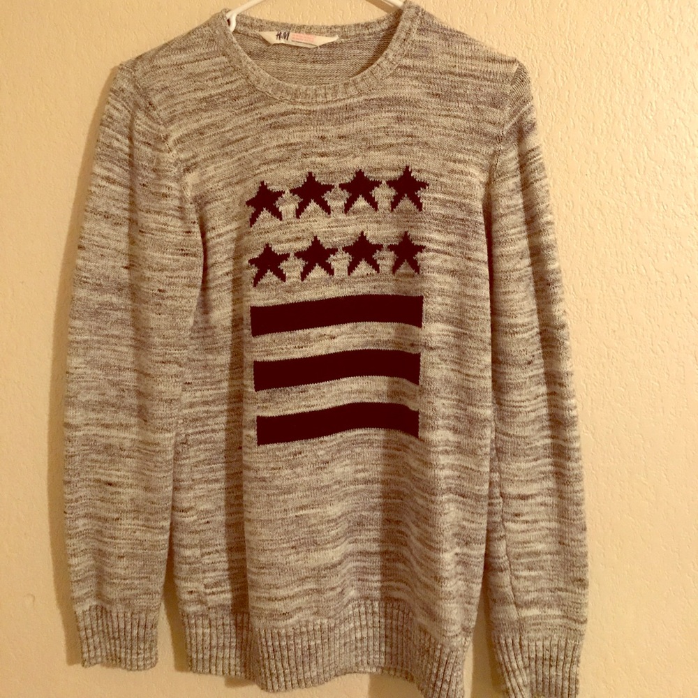 gray and black sweater