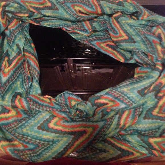 Infinity scarf - Picture 2 of 2