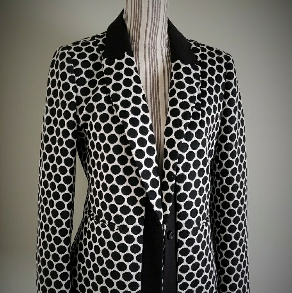 Leifnotes size 10 black and white polka dot blazer