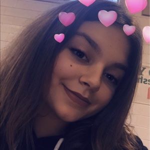 Meet your Posher, Emily