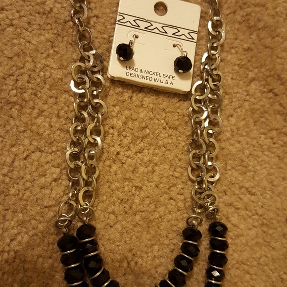 NWT Drysdale Blk and Silver neck. and earring set - Picture 1 of 2