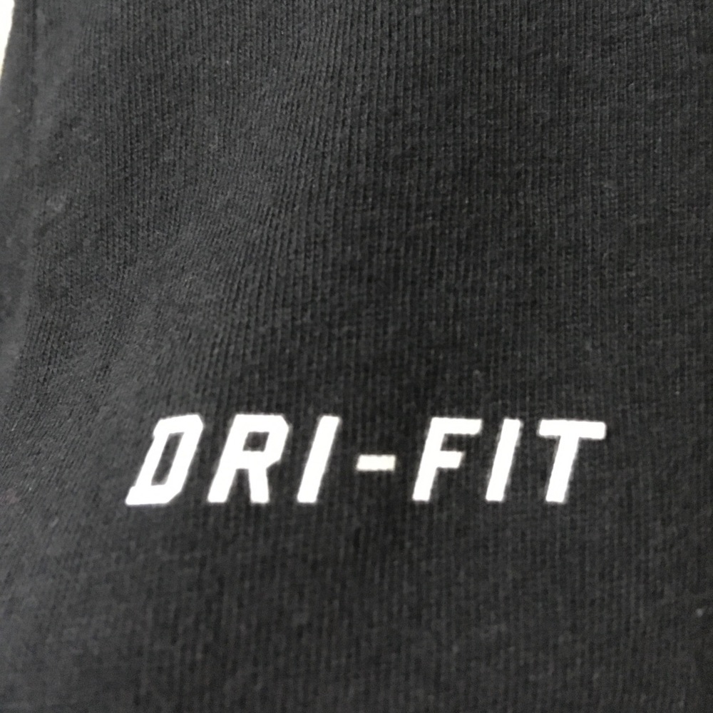 NIKE - Picture 3 of 4