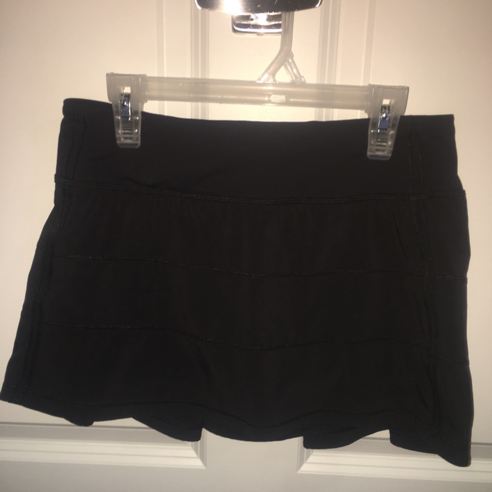 black lululemon tennis skirt / skort