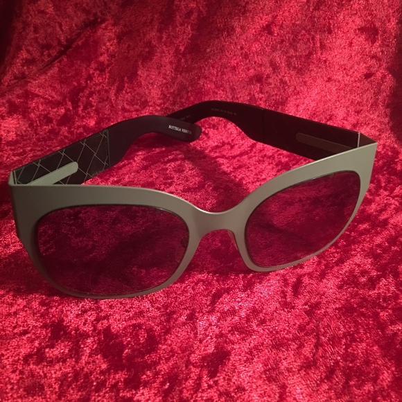 BOTTEGA VENETA UNISEX GUN METAL SUNGLASSES main image 6