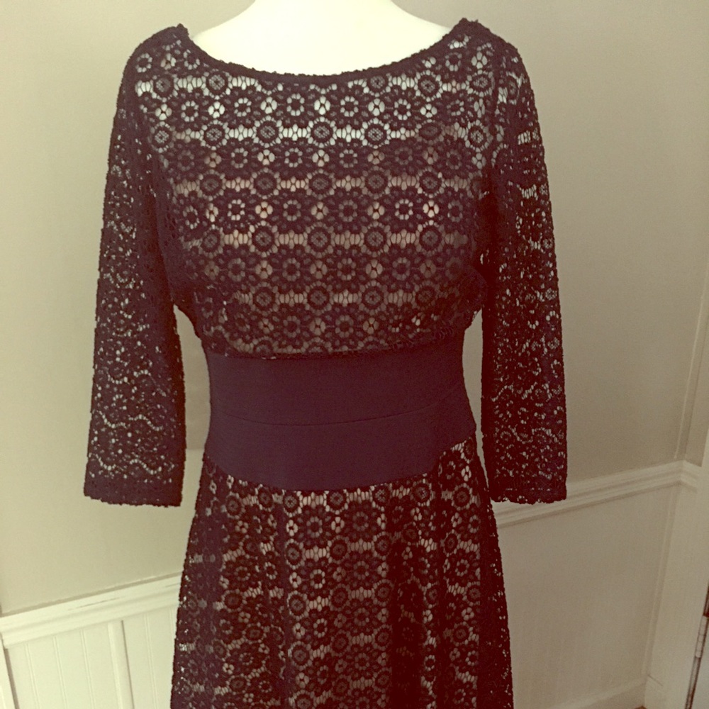 Beautiful fitted navy dress. This is a steal!