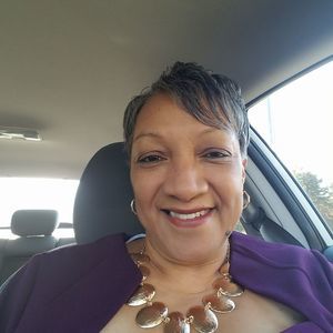 Meet your Posher, Delois