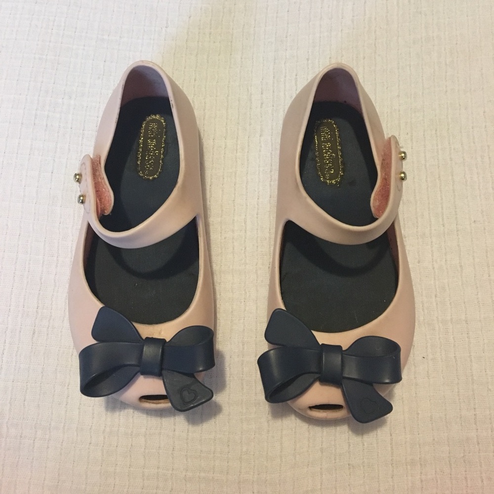 GUC Mini Melissa light pink with navy bow size 7US