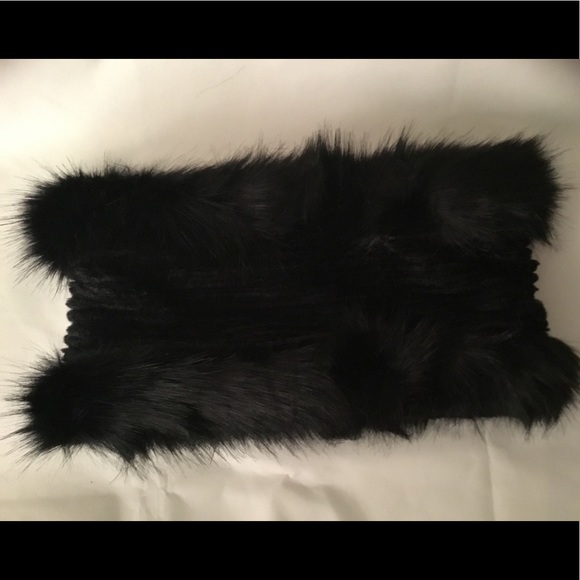 Faux fur Infinity scarf - Picture 5 of 7