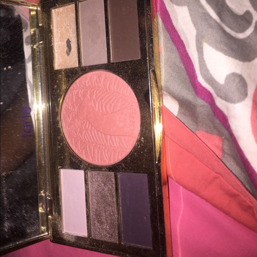 Tarte blush and eyeshadow !