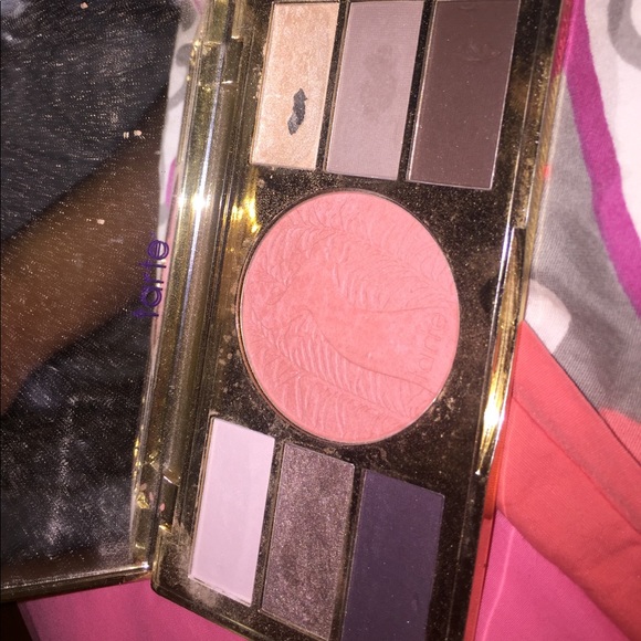 Tarte blush and eyeshadow ! - Picture 3 of 3