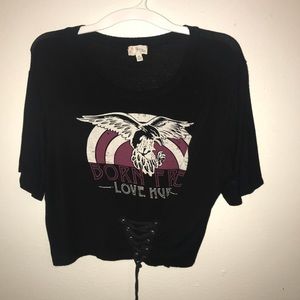Born free cropped tee