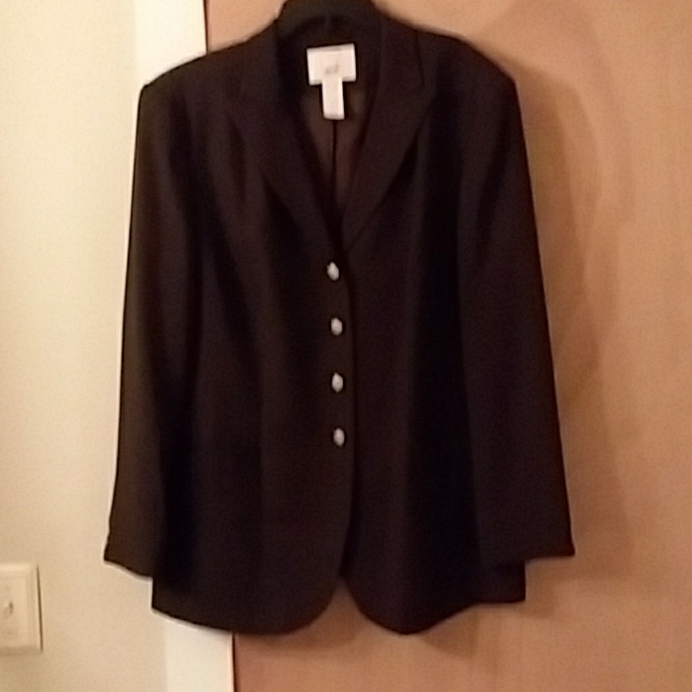 MONDI JACKET AND SKIRT.