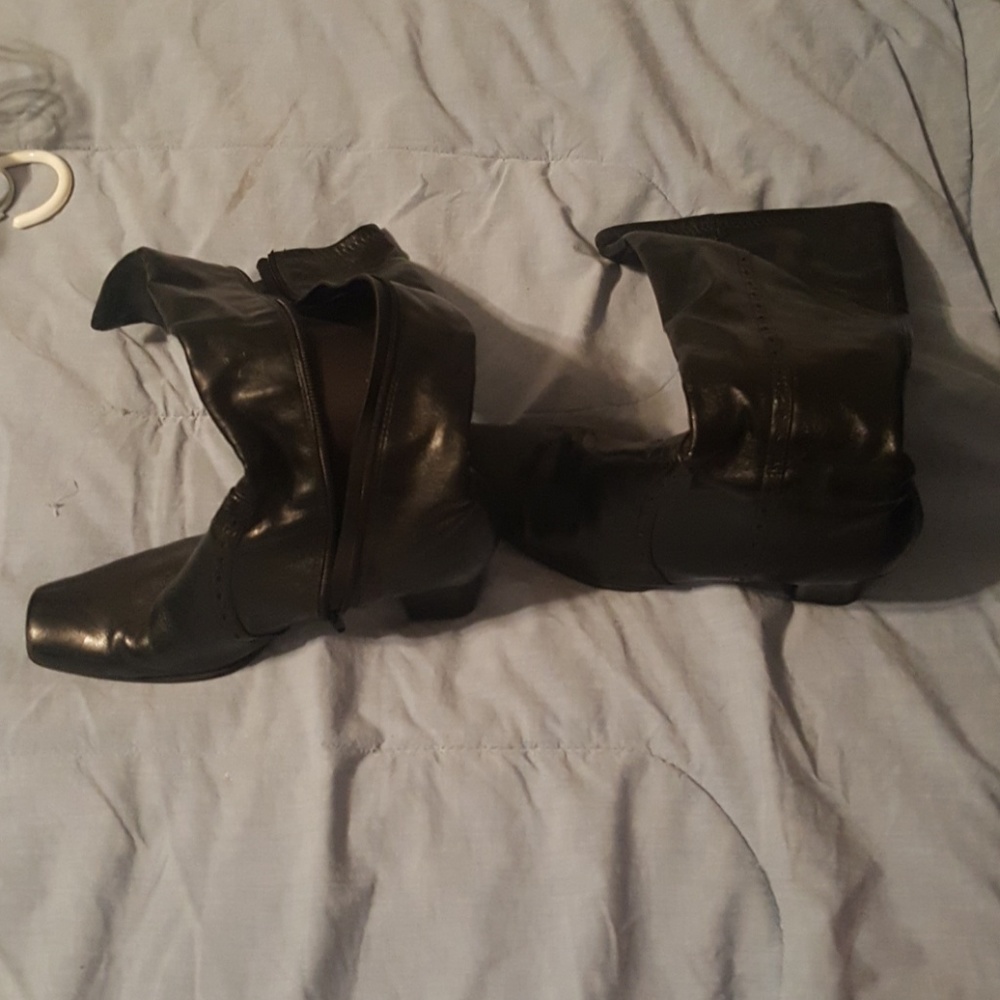 Black boots