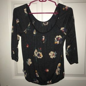 Dark grey quarter sleeve shirt