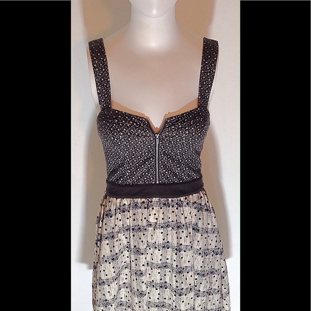 Kimchi Blue Empire Waist Front Zip Dress