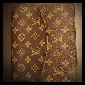 Louis Vuitton Vintage clutch