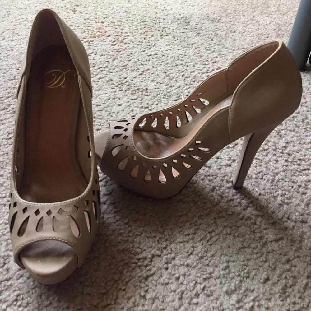 Nude heels - Picture 2 of 3