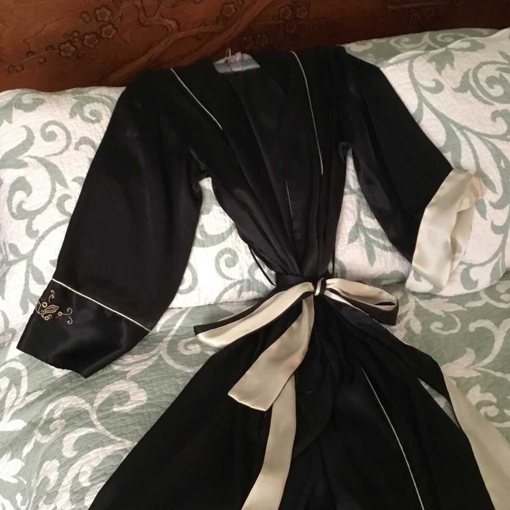 Vintage Jones New York Robe