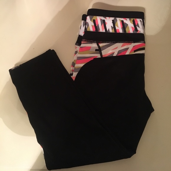 Fabletics crop pants - Picture 1 of 4