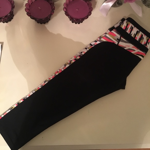 Fabletics crop pants - Picture 2 of 4