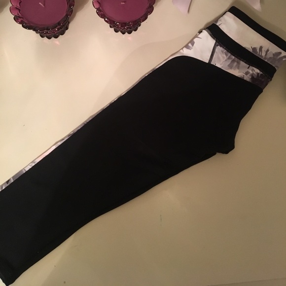 Fabletics crop pants - Picture 4 of 4