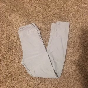 Lularoe OS light gray solid leggings