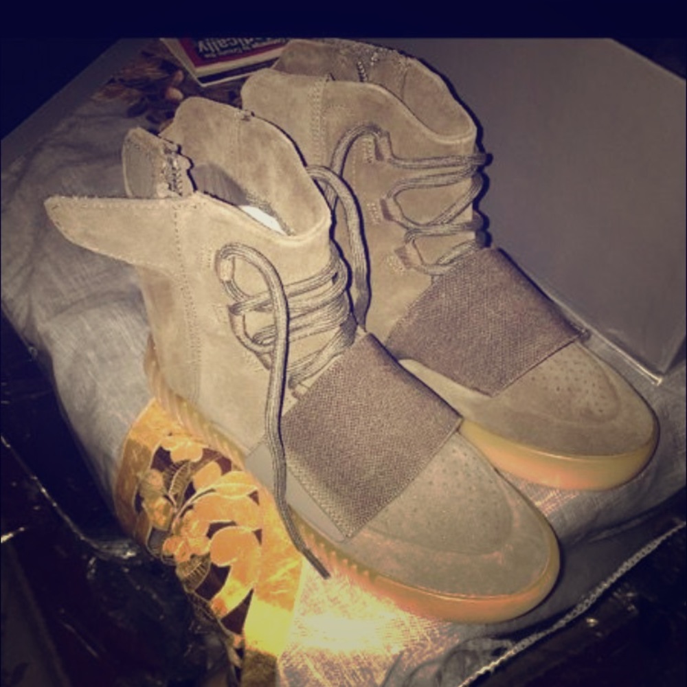 Adidas yeezy 750 boost chocolate sz 7 New