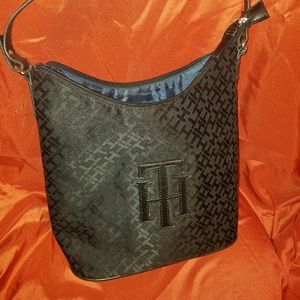 Black Tommy Hilfiger shoulder bag