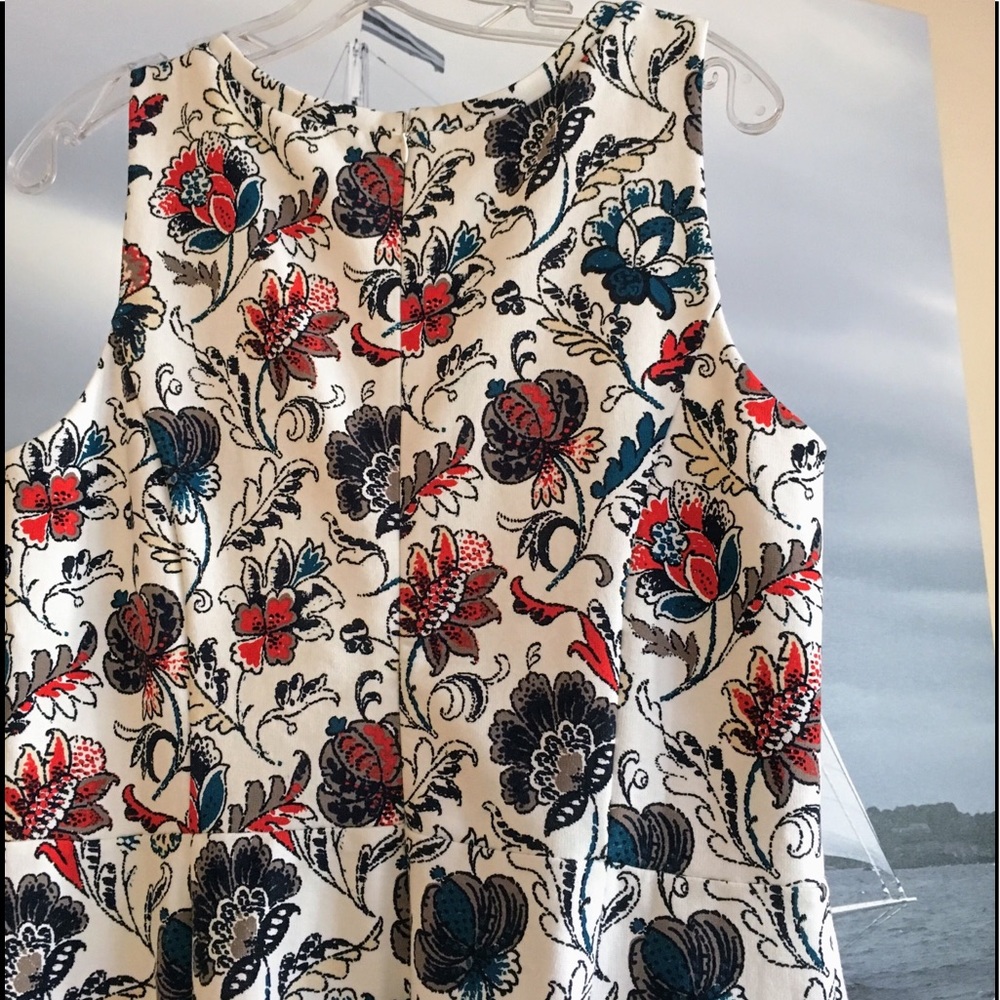 lovely new dress! Host Pick! - Picture 2 of 3