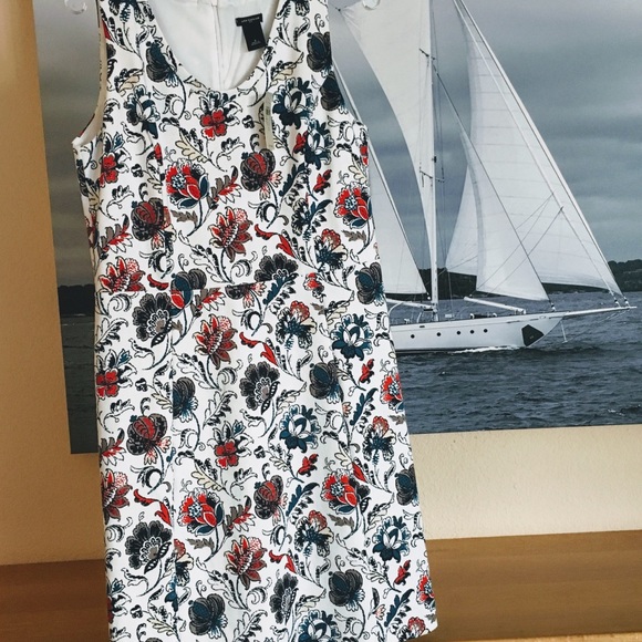 lovely new dress! Host Pick! - Picture 2 of 3