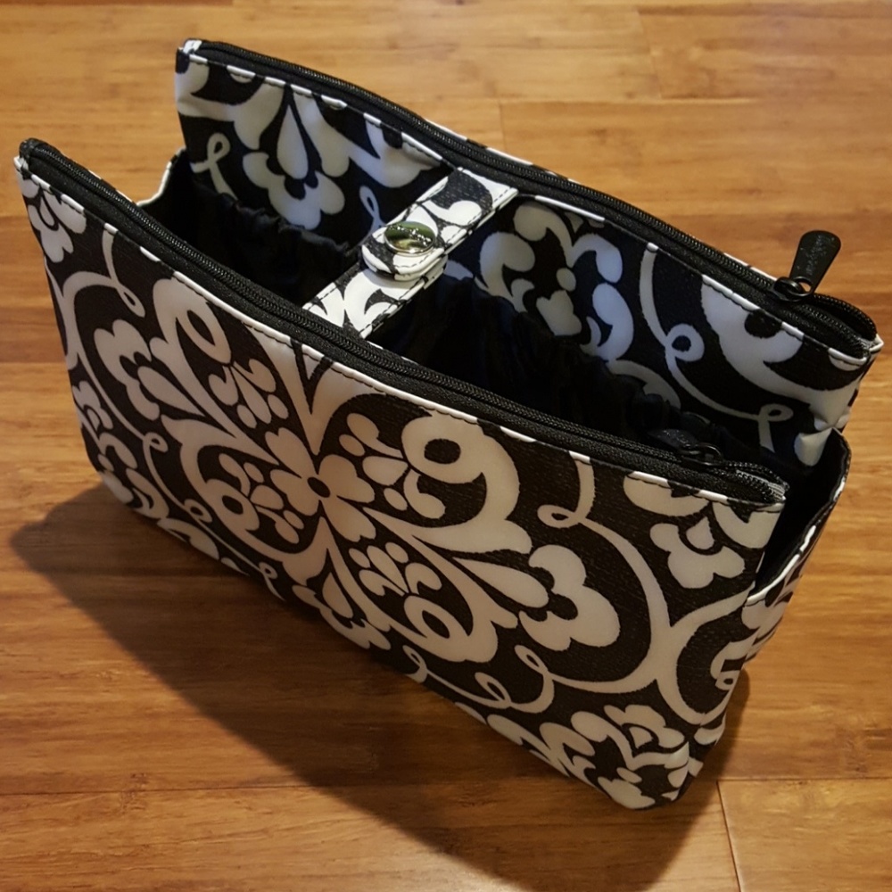 Thirty-one "swap-it-pocket" NEW