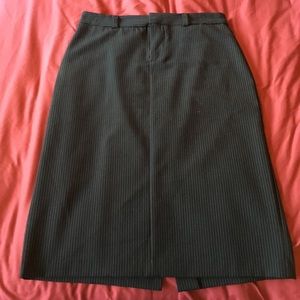Gap black striped size 2 stretch pencil skirt