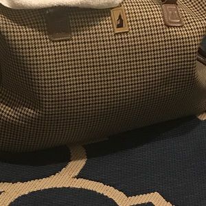 Meet your Posher, Joy