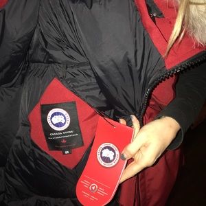 Canada Goose
Chateau Fur-Trimmed Parka Jacket