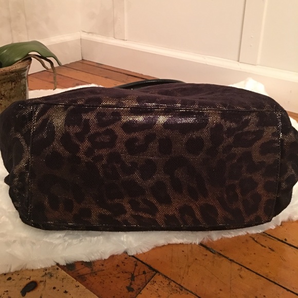 Metallic Leopard print Shoulder Bag - Picture 4 of 4