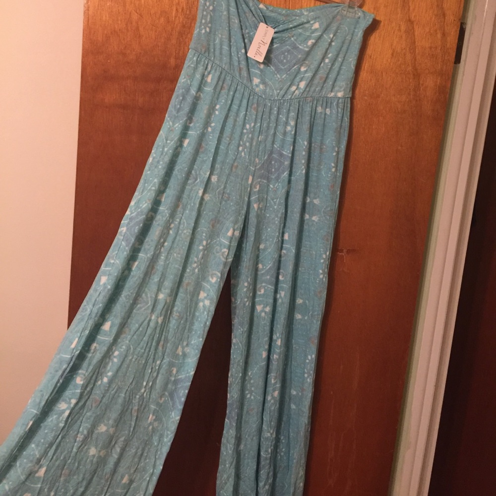 Wide leg flowy pants by simply noelle