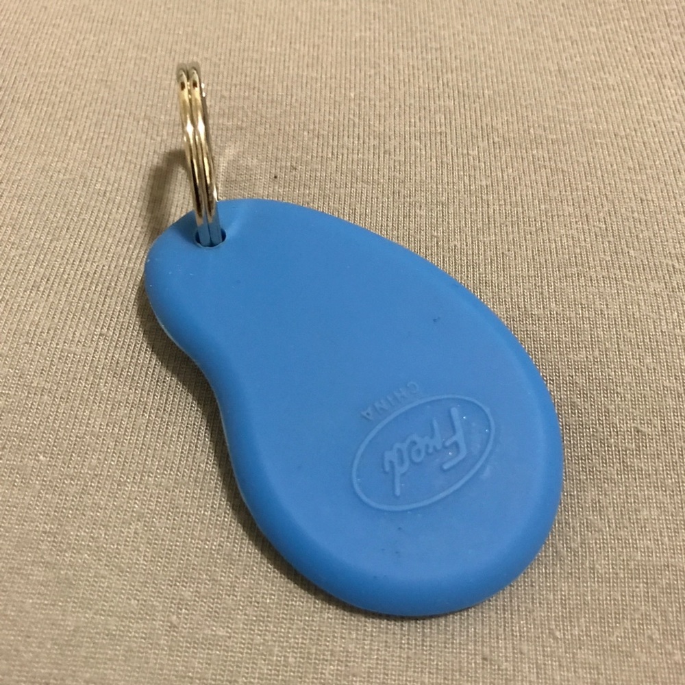 Ear Keychain 👂 - Picture 2 of 2