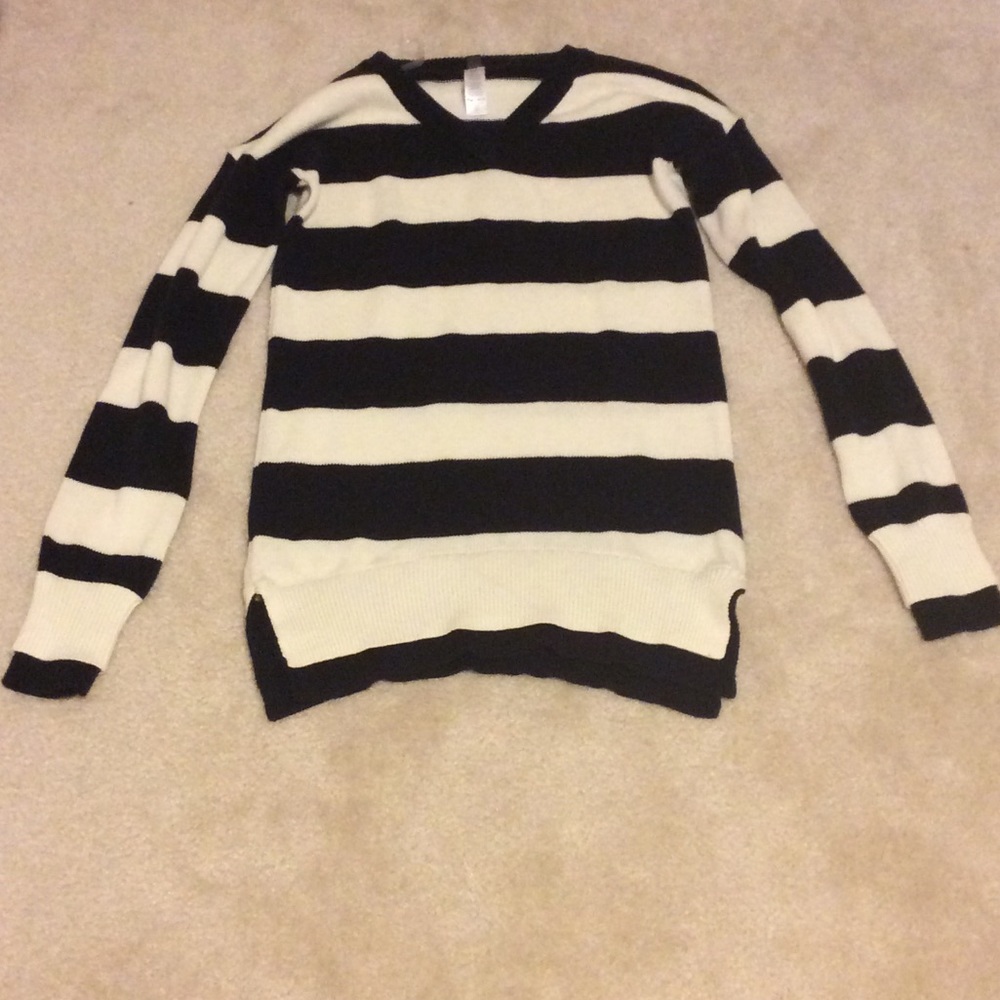 Ivivva sweater