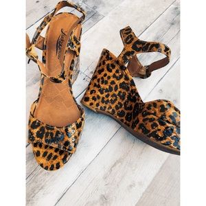 ❗️Lucky Brand Lindey Luxe Leopard cheetah Wedges