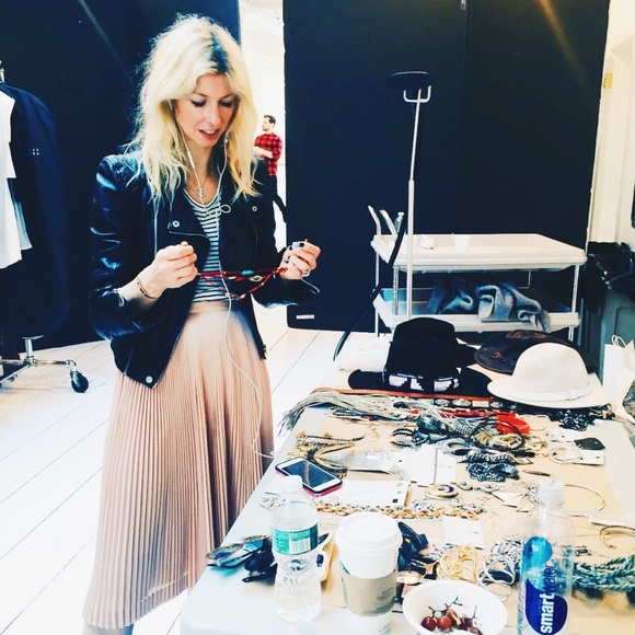 Meet your Posher, Francesca - Picture 2 of 2