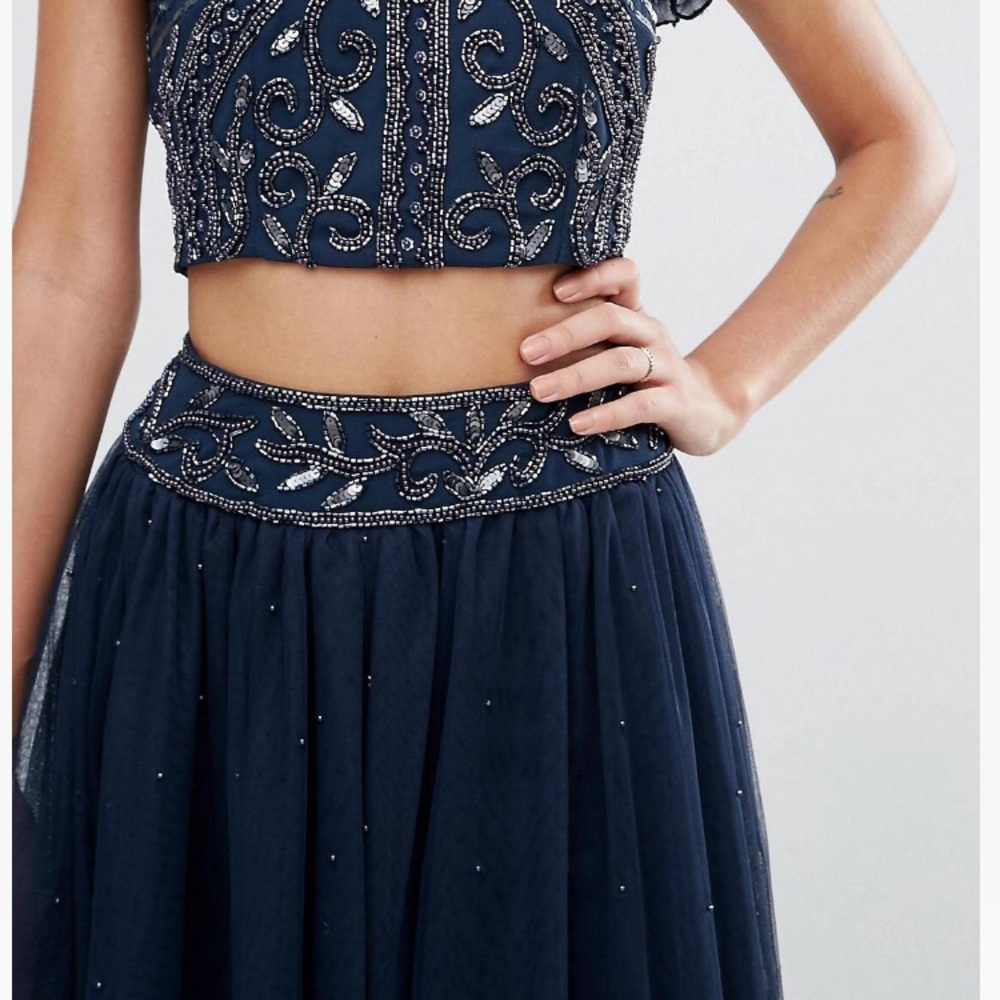 Wow! Beautiful two piece dress! - Picture 3 of 4