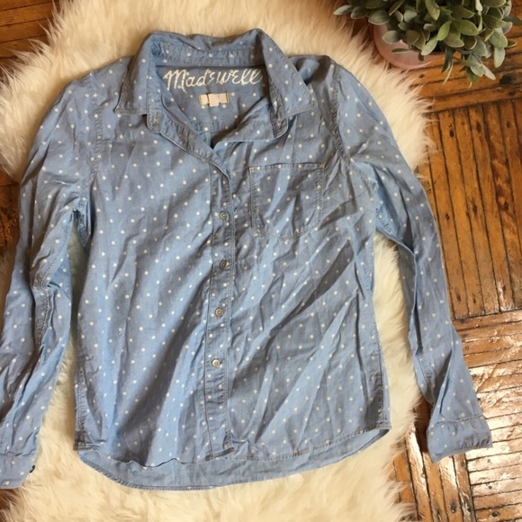 ✔️SOLD✔️Madewell Chambray Polka Dot Button Up - Picture 2 of 6