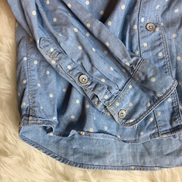 ✔️SOLD✔️Madewell Chambray Polka Dot Button Up - Picture 4 of 6