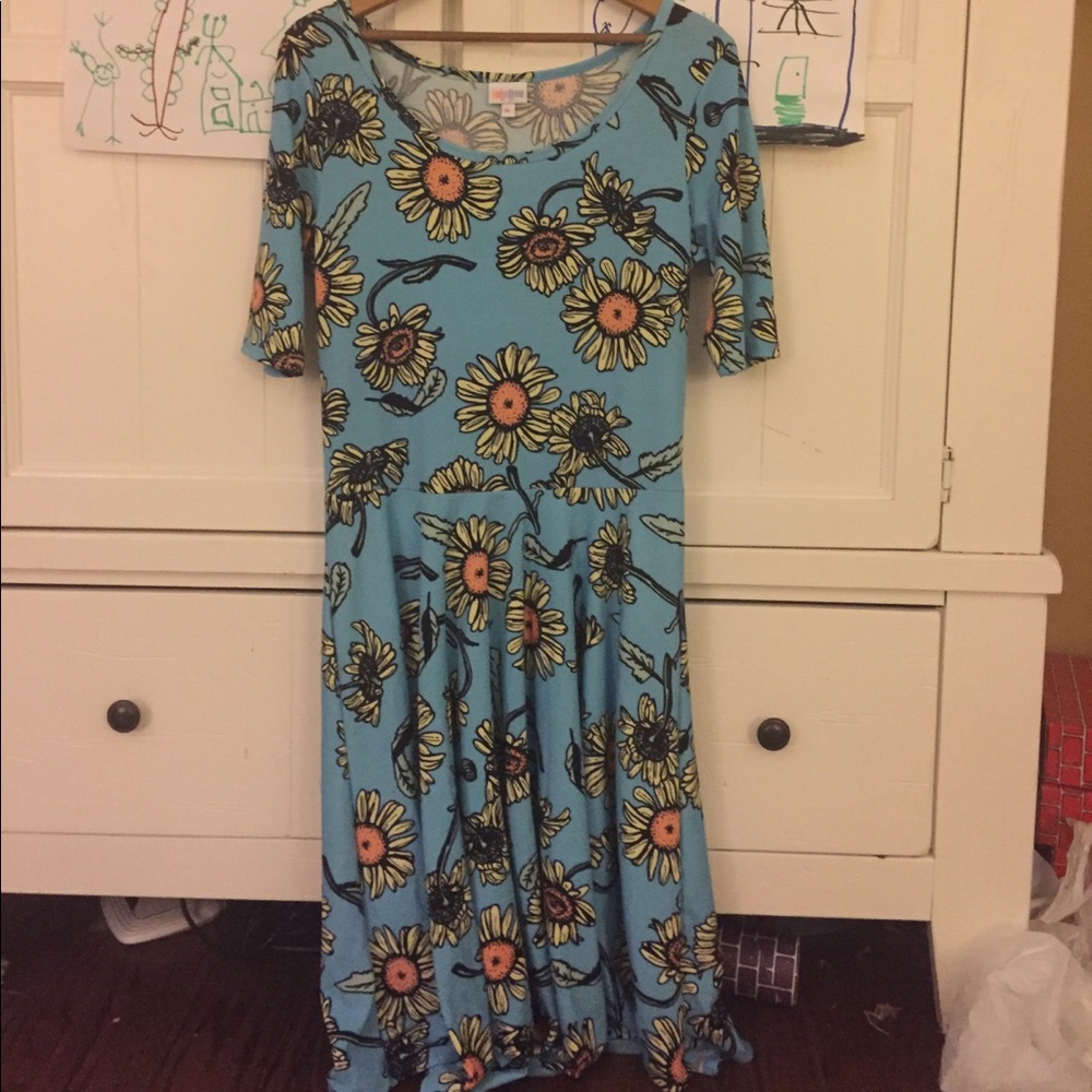 Like New Lularoe Nicole dress flowers blue XL