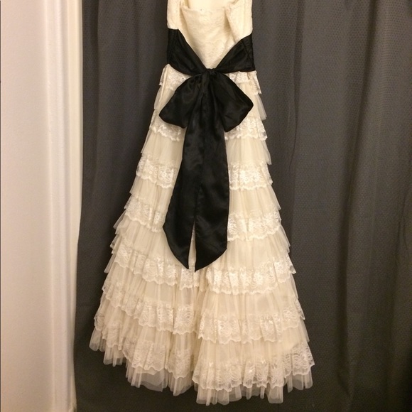 Off-white Strapless Prom Dress size 9/10 - Picture 1 of 8