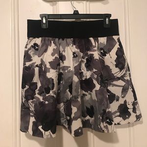 Elastic waistband floral print skirt