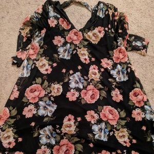 Black floral dress with open back. XXL