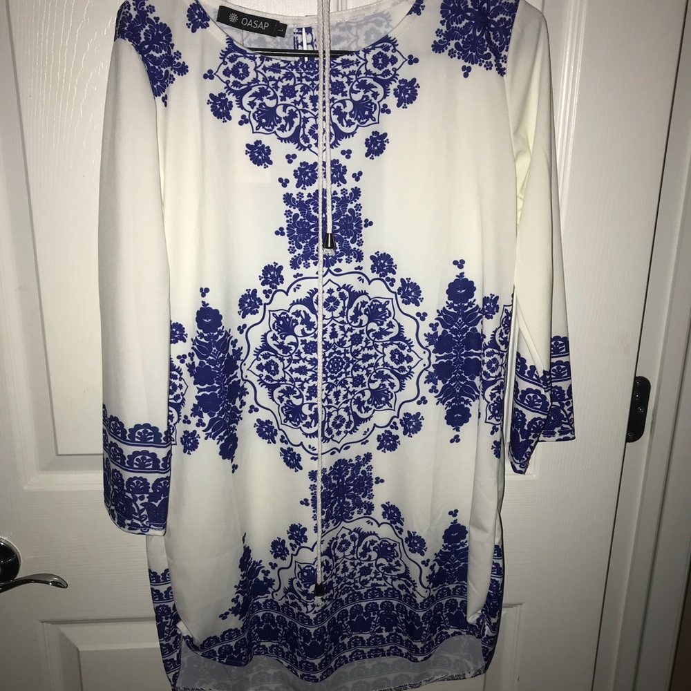 Blue and white patterned long sleeve dress