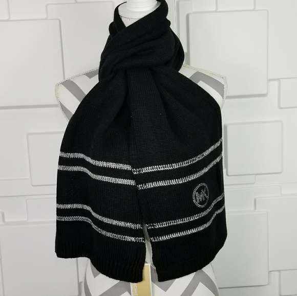 MICHAEL KORS KNITTED SCARF - Picture 2 of 4